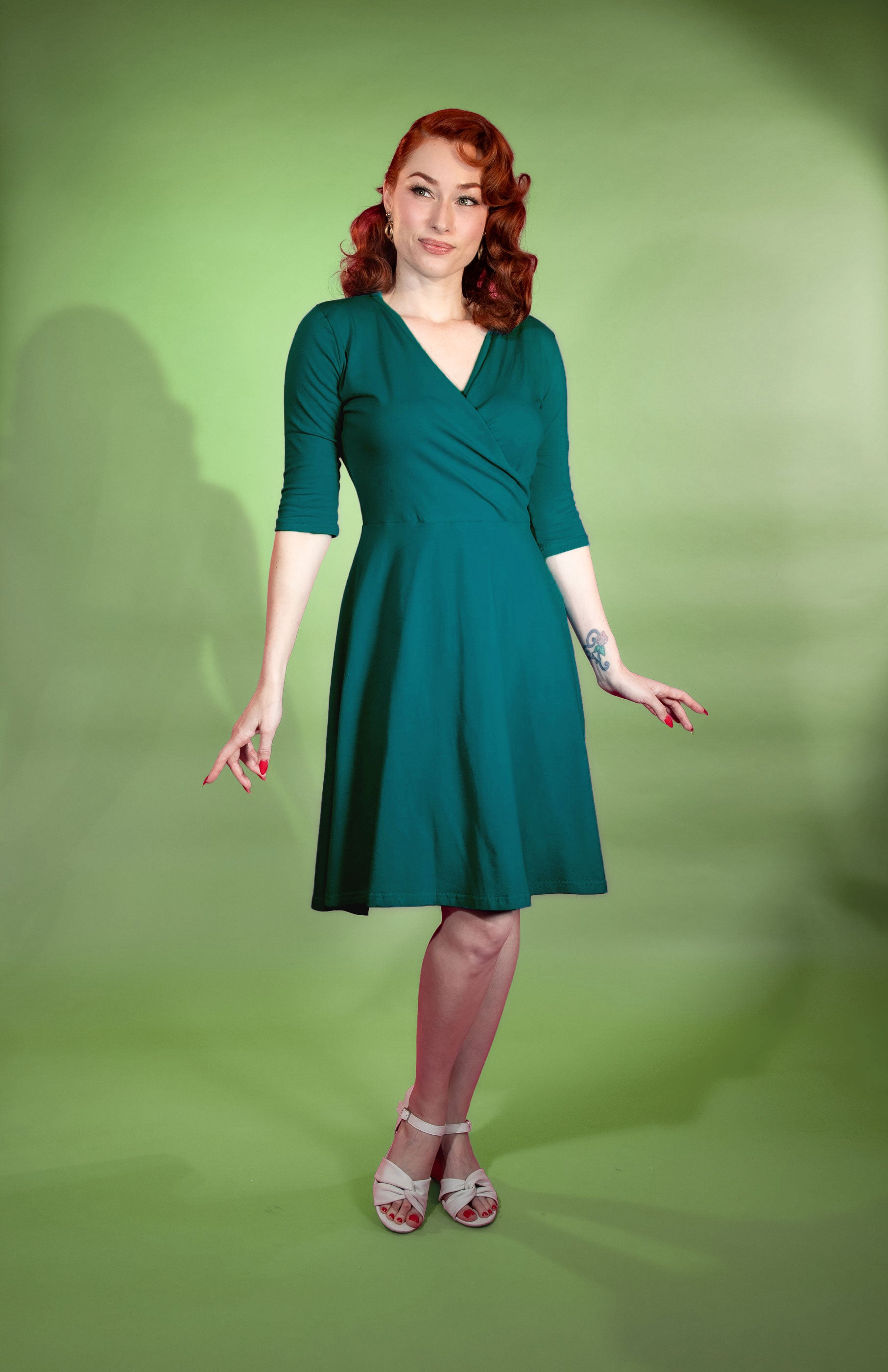 green emerald velvet dress Forest Green 3/4 Sleeve Sweetheart Neckline Bodycon Wiggle Pencil Dres –  Pretty Kitty Fashion main image 1