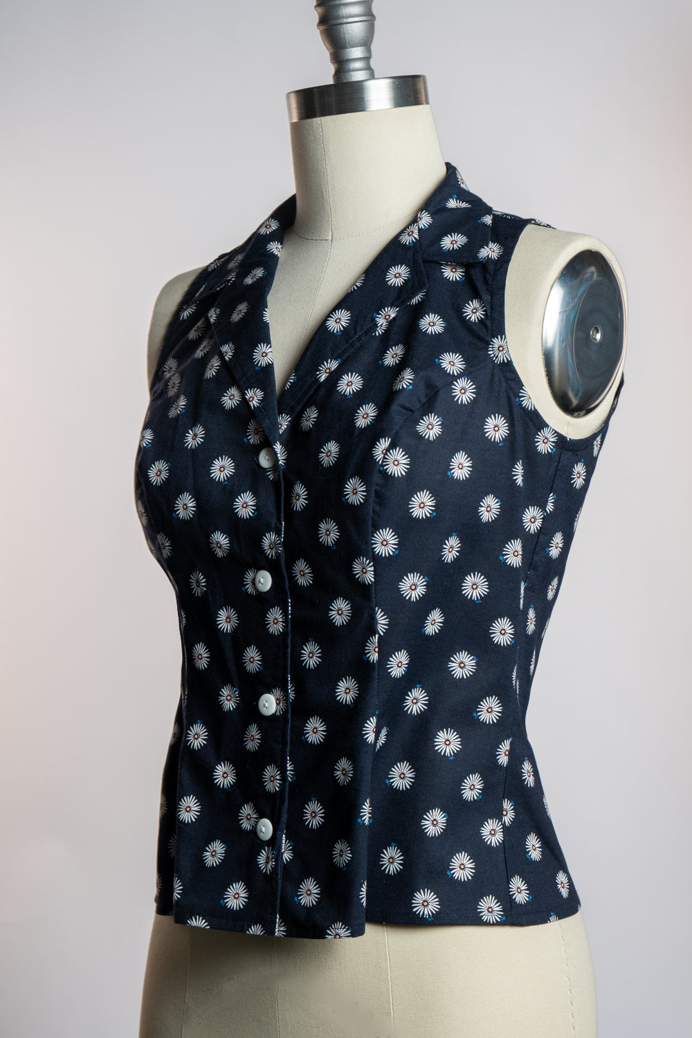 Betsy Blouse - Navy Daisy