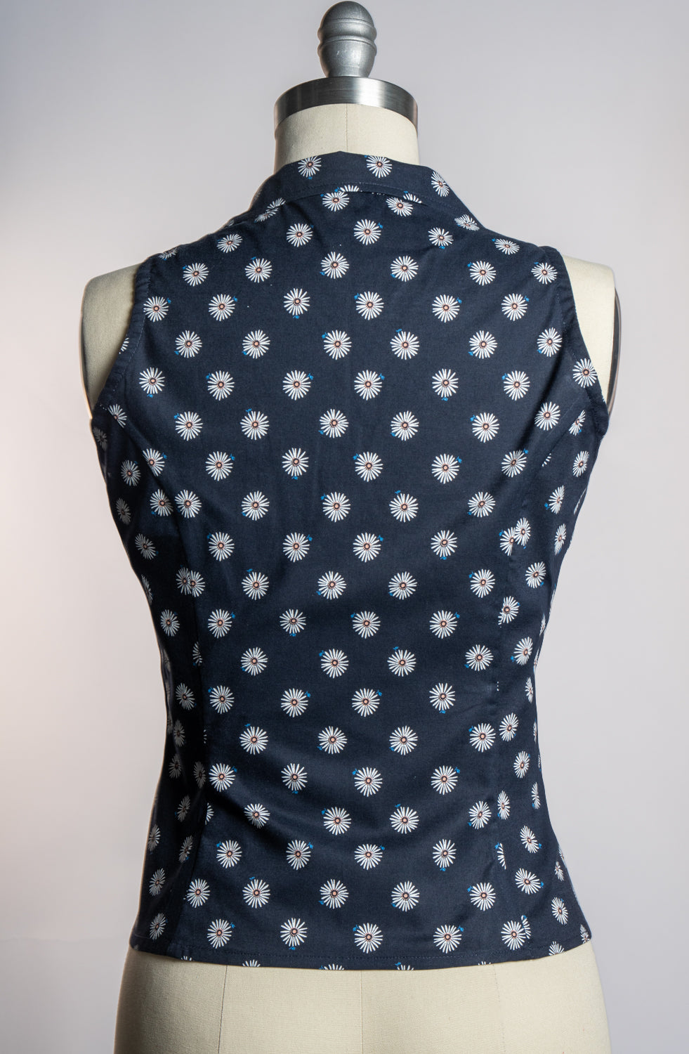 Betsy Blouse - Navy Daisy