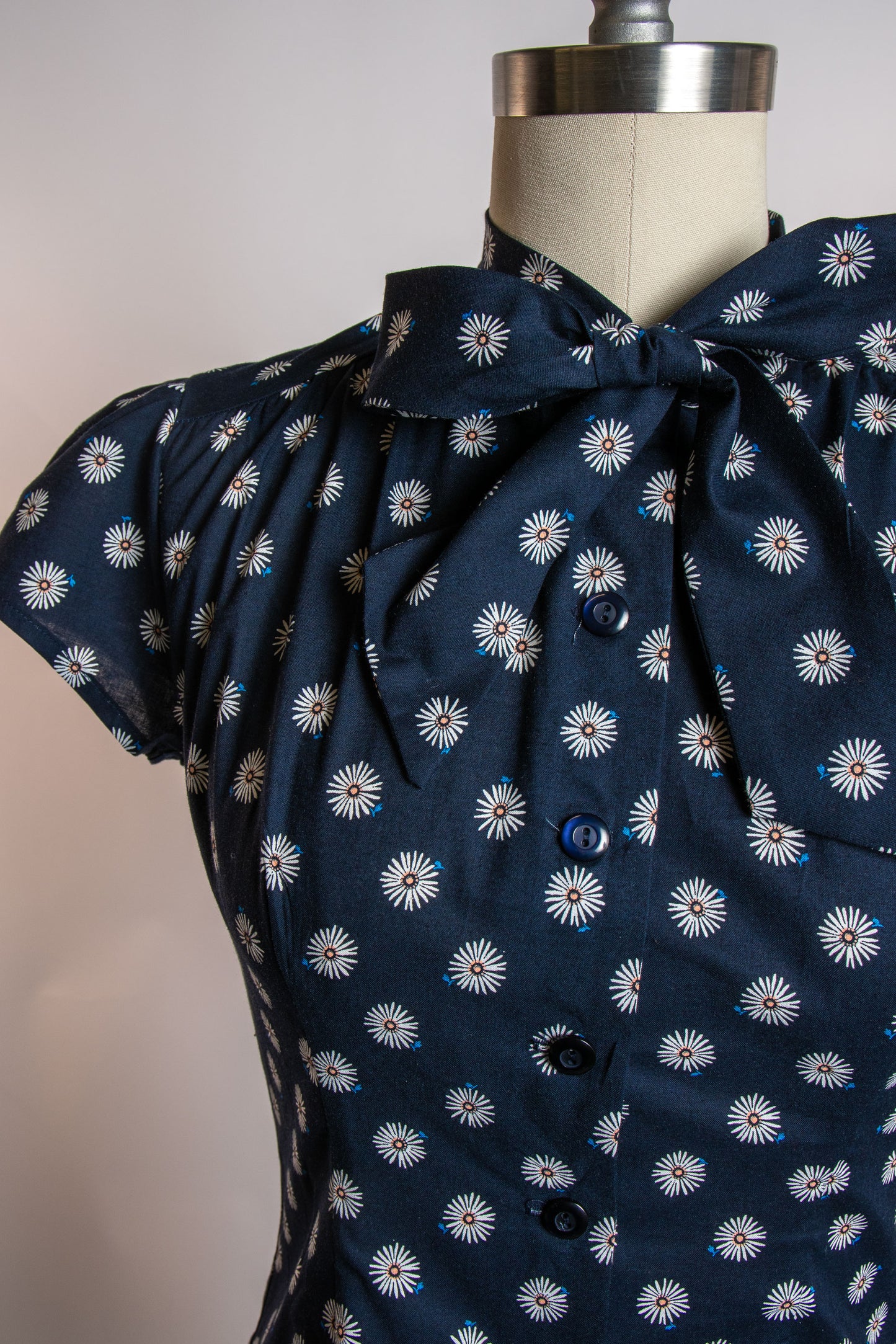 Estelle Blouse - Navy Daisy