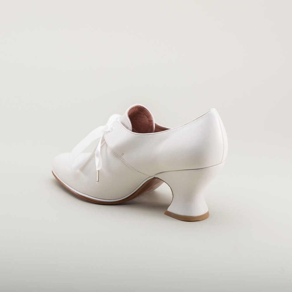 Pompadour 18th Century Leather Shoes (Ivory)